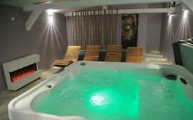 H49 Apartman Wellness & Spa - Adults Only